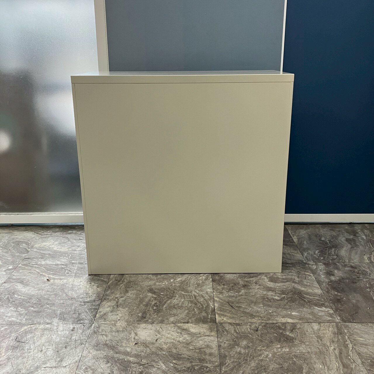 【中古】イノウエ金庫 キャビネット 書庫 収納家具 NS-33S ニューグレー W880 / D400 / H880 スチール扉 [2]