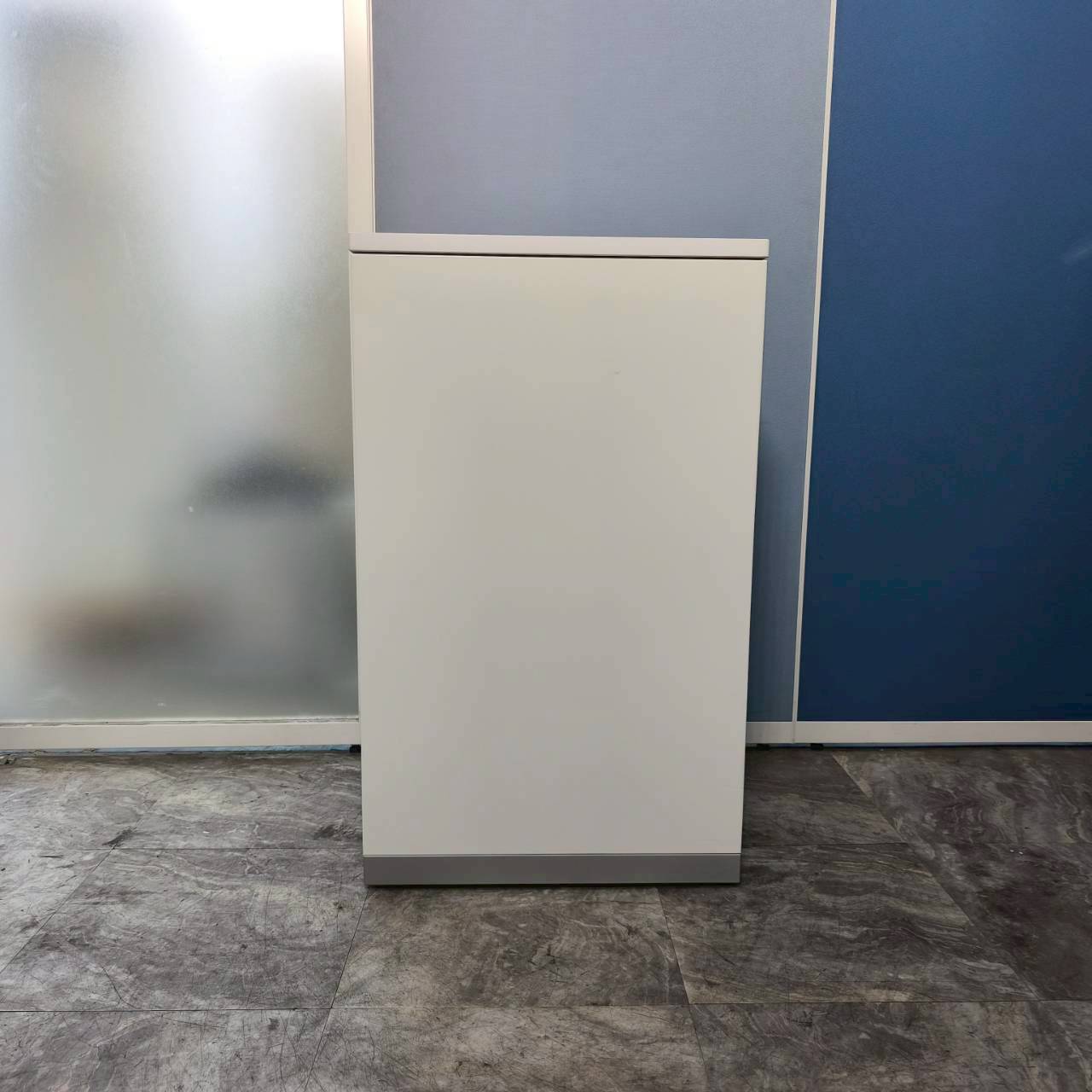 【中古】オカムラ カウンター okamura 48EK1A MK28 ホワイト 受付台 電話台 W600/D450/H1000 SEシリーズ