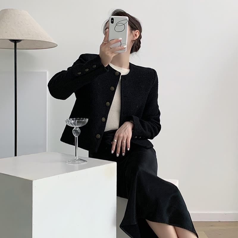 ジャケット レディース 秋冬 韓国風 上品 カジュアル 大人カジュアル ブラック 黒 ブークレ ループツイード ポリエステル ショート丈 ラウンドネック クルーネック ゆったり ルーズフィット 着痩せ 細見え お出かけ 普段使い