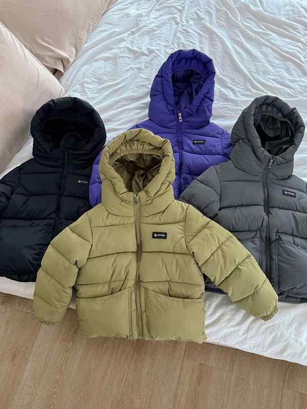 中綿ジャケット キッズ ジュニア 男の子 女の子 厚手 保温 防寒 秋冬 カジュアル フード付き ポリエス..