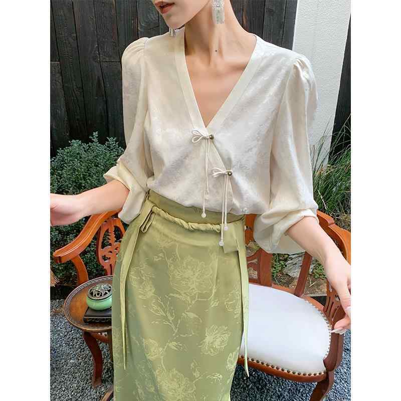 シャツ レディース 新チャイナ風 パフスリーブ 長袖 Vネック オフホワイト セレブカジュアル お嬢様風 きれいめ ゆったり ブラウス 春夏 ポリエステル 通勤 普段使い