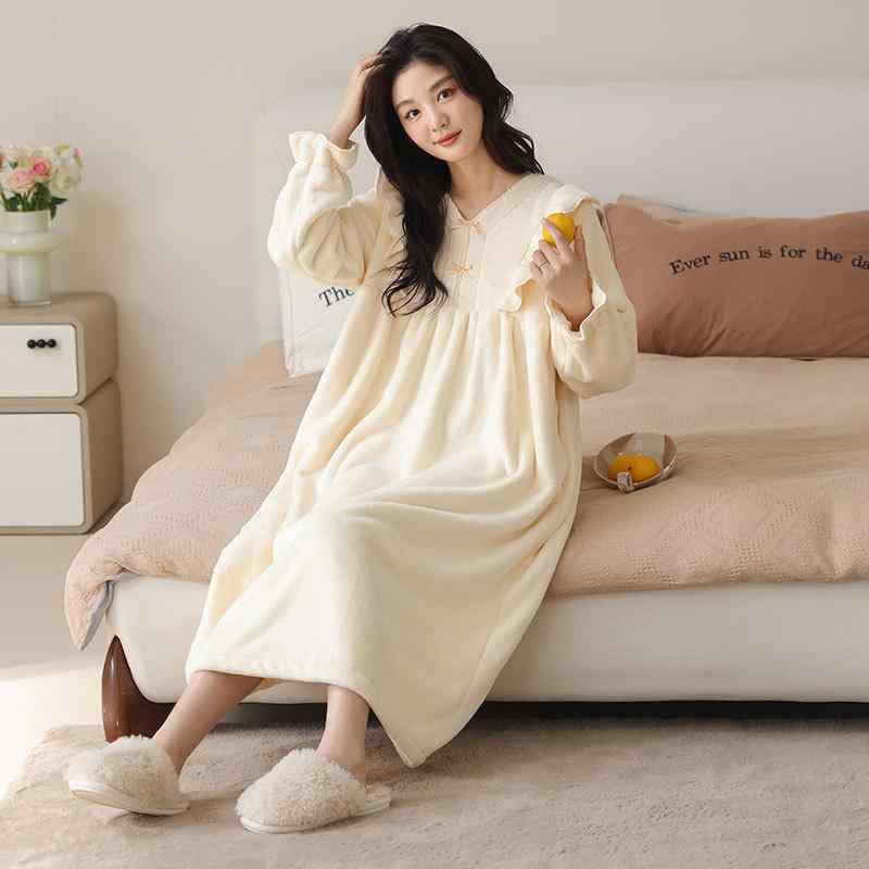 ・カテゴリ: パジャマ・主な素材: ポリエステル100%・生地素材: フランネル・スタイル: セットアップ、フェアリー・厚さ: 厚手・生地の厚さ: 超厚手（約301-350g/平米）・ネックライン: ラウンドネック・袖丈: 長袖・機能: リラックス、睡眠、部屋着、保温、快適・対象: 若年女性・サイズ展開: M、L、XL、XXL