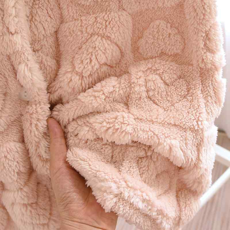 ・主な素材: ポリエステル繊維（ポリエステル）・生地の厚さ: 厚手（約201-250g/平方メートル）・機能: 休闲,睡眠,居家,保暖,舒适・対象: 若い女性・カラー: ピンク, 米白, 緑, 黄色・サイズ: M, L・主素材の含有量: 100%・スタイル: 简约休闲・襟型: 無し