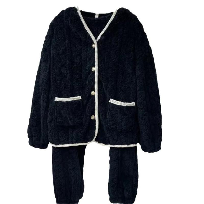 ・カテゴリ: パジャマ・素材: フランネル・スタイル: セットアップ、フェアリー風・主な素材: ポリエステル70%～79%・厚さ: 厚手・ネックライン: Vネック・袖丈: 長袖・丈: ロングパンツ・機能: ルームウェア・カラー展開: ホワイト、ピンク、ブルー、グリーン、ブラック、レッド、ライトパープル・サイズ展開: M、L、XL、XXL、3XL