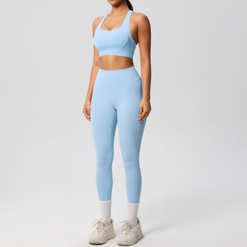 ヨガウェア レディース 上下セット スポーツブラ レギンス セットアップ 無地 吸湿速乾 伸縮性 トレー..