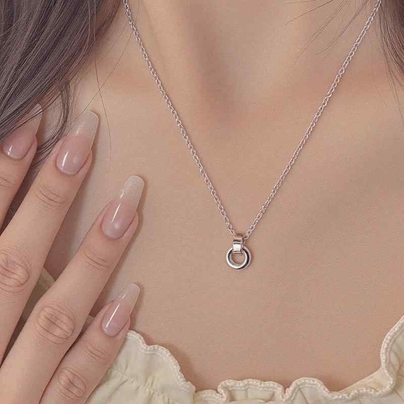 ネックレス レディース ドーナツ シルバー ステンレス 幾何学模様 水晶 鎖骨 ペンダント アレルギー対..