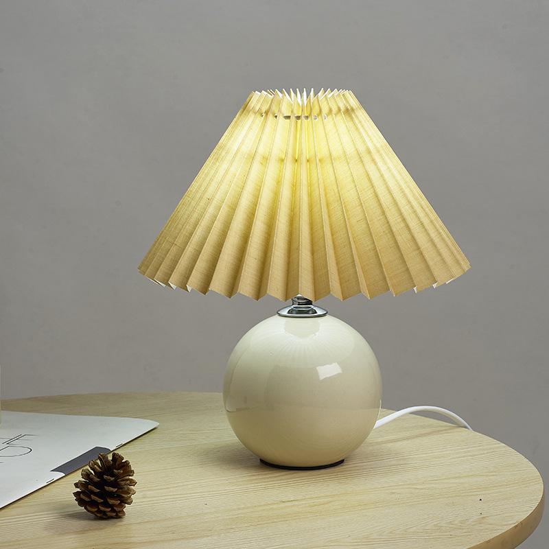 テーブルランプ 北欧風 led ナイトライト 授乳ライト セラミック プリーツ ベッドサイドランプ 米白 白 ミント コーヒー ピンク 赤 青 黒