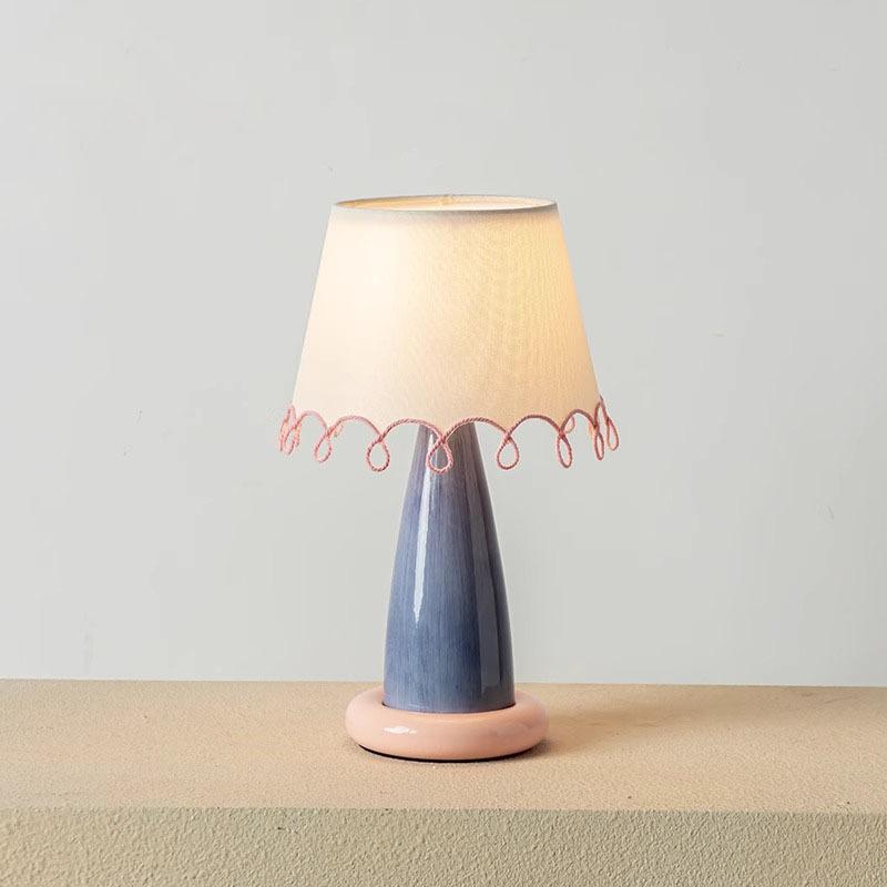 テーブルランプ 北欧デザイン ピンク デスクライト 寝室 ベッドサイド 卓上照明 間接照明 無段階調光 三色光源 目に優しい 金属製 おしゃれ モダン 置物 ループ