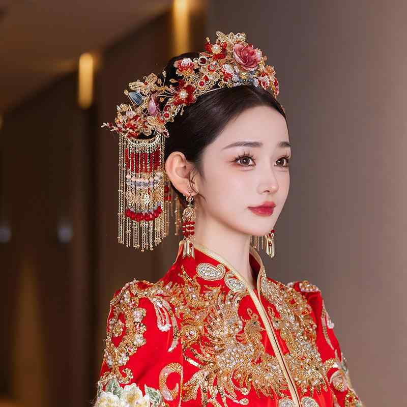 ヘアアクセサリー レディース 髪飾り 中華風 ウェディングアクセサリー 赤色 合金製 エレガント 結婚式 誕生日 記念日 ギフト イヤリング付き