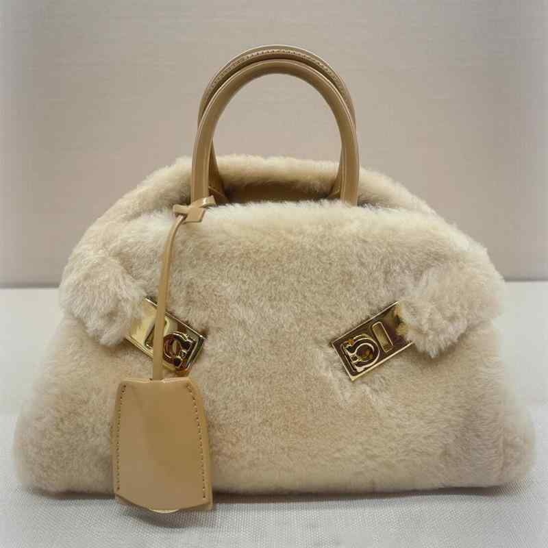 バッグ レディース 鞄 手提げ 肩掛け 斜め掛け ベーシック ふわふわ モコモコ かわいい おしゃれ カジ..