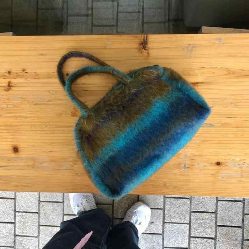 バッグ レディース 秋冬 ファー 鞄 ボストンバッグ 格子柄 菱格 かわいい 小さめ ミニバッグ ハンドバッグ ふわふわ おしゃれ シンプル 肩掛け 斜めがけ 軽量 裏地付き ポリエステル アイスランドブルー