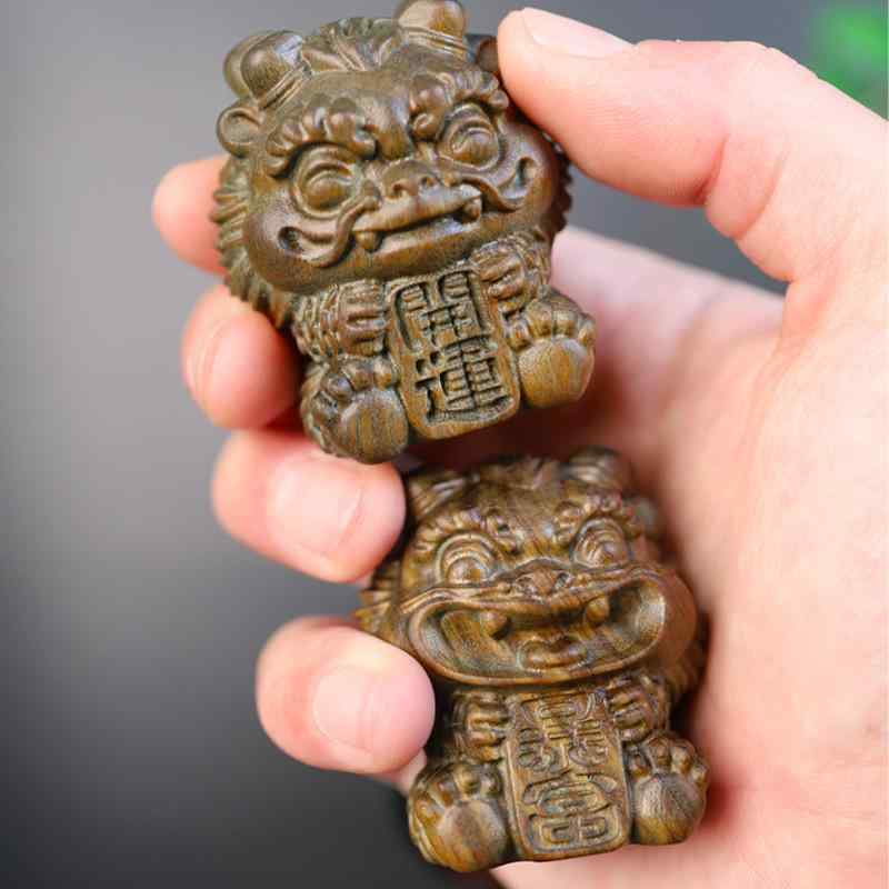 木彫り 龍 開運 金運招来 緑檀木 彫刻 干支 オブジェ 卓上飾り デスク インテリア 天然素材 ハンドメイド 縁起物 お守り 幸運 財運 招福