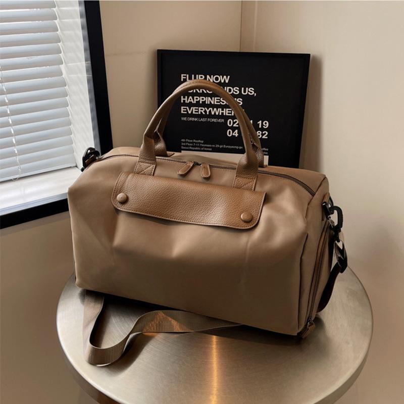 トラベルバッグ 旅行用収納バッグ 大容量 乾湿分離 スポーツジム用 ボストンバッグ 軽量 手提げ カバン 鞄 オックスフォード生地 無地 ブラック カーキ 44*22*23 耐摩耗性 旅行 レジャー