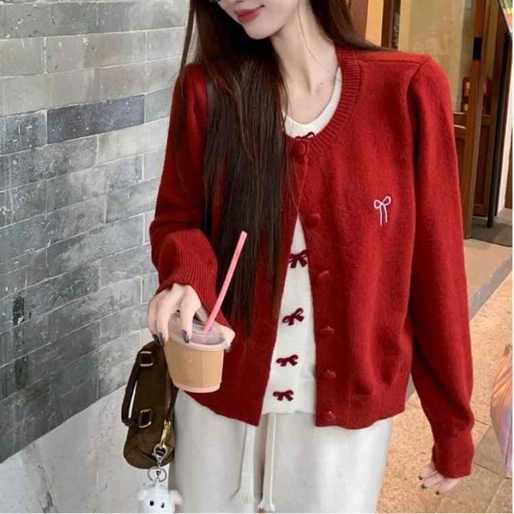 カーディガン レディース 刺繡 ケーブル編み 配色 切り替え 重ね着風 ニット ショート丈 トップス 秋冬 長袖 ラウンドネック 暖かい かわいい ガーリー フェミニン