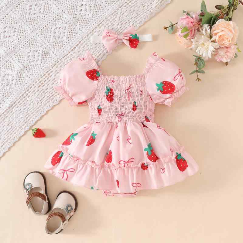 ワンピース 新生児 女の子 半袖 ショートスリーブ パフスリーブ Aライン いちご柄 ストロベリー 蝶結び リボン ギャザー 春夏 かわいい 赤 ピンク グリーン