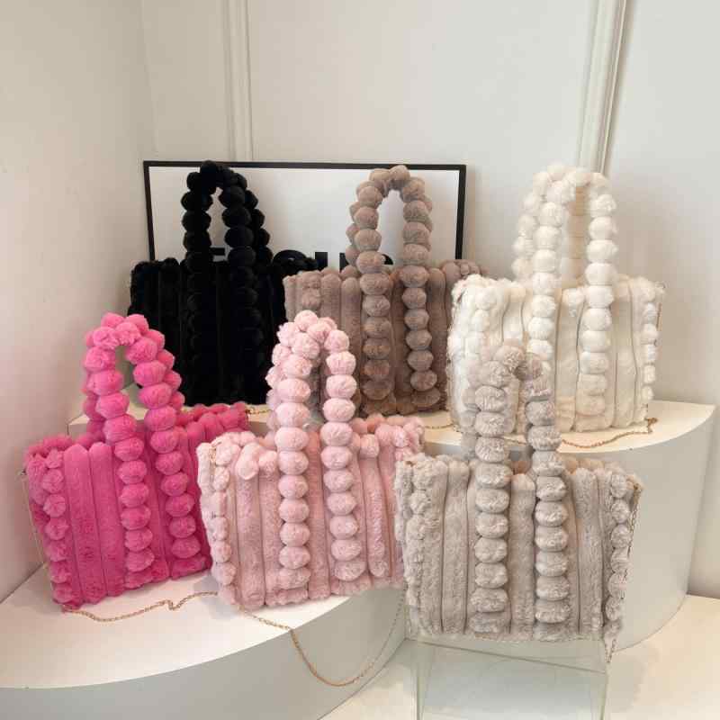 トートバッグ レディース チェーン ショルダーバッグ 斜めがけ バッグ 大容量 カバン 鞄 ふわふわ もこもこ かわいい おしゃれ 秋冬 デイリーユース ホワイト ピンク ブラック