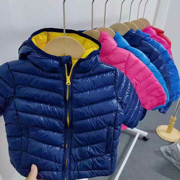 ベビー服 ダウンジャケット 男女兼用 新生児 子供 軽量 撥水 防寒 アウター ジャンパー 上着 フード付き 赤 ピンク ブルー 無地 普段使い