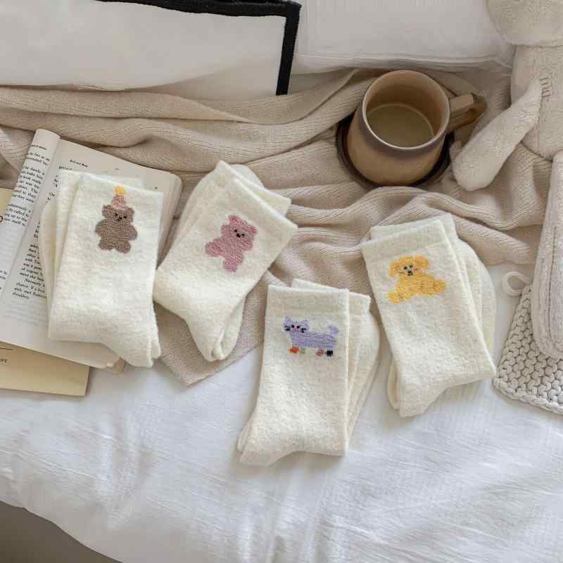 靴下 レディース 秋冬 無地 アニマル柄 中筒 あったか 厚手 ルームソックス 睡眠用 ホームソックス 冷え取り 暖かい かわいい ナイロン 婦人 パイルソックス(4)