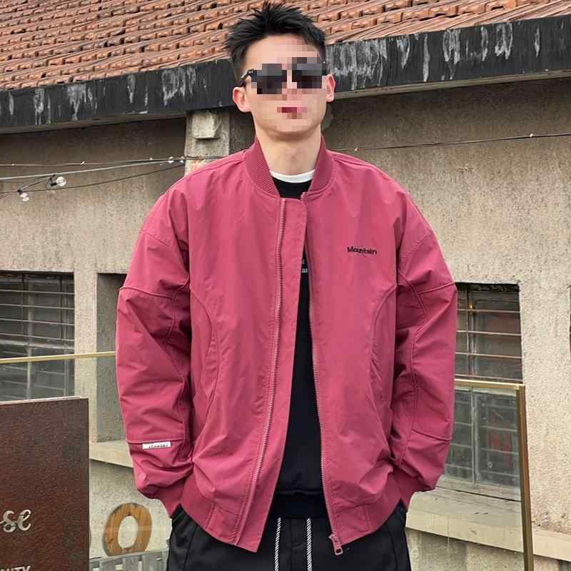 ・カテゴリ: ジャケット・スタイル: カジュアル・領型: 襟付き・版型: ゆったり・前立て: ジッパー・フード: なし・厚さ: 普通・主な素材: ポリエステル繊維(ポリエステル) 100%・裏地: ポリエステル繊維(ポリエステル) 50%・シーン: カジュアル・ディテール: 多ポケット・裾: ストレート・着丈: 通常・ポケット: サイドシームポケット・袖丈: 長袖・カラー: ブラック, 玫红色, 豆绿色・サイズ: M, XL, 2XL, L, 3XL・袖のタイプ: 通常袖・対象年齢: 成人・対象性別: 男性