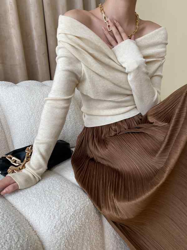 ニット レディース 一字肩 トップス デザイン カットソー 長袖 きれいめ シンプル カジュアル 無地 通勤 ブラック ワインレッド ベージュ カーキ(4)