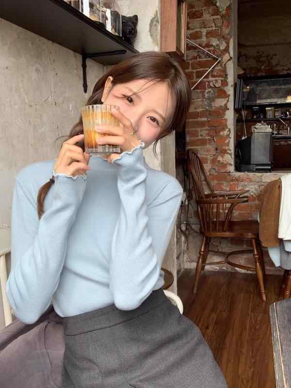 ニット レディース 早秋 インナー トップス モックネック メロウフリル デザイン 長袖 プルオーバー 薄手 レトロ ゆったり かわいい ブルー ホワイト ブラック ベージュ カーキ コーヒー