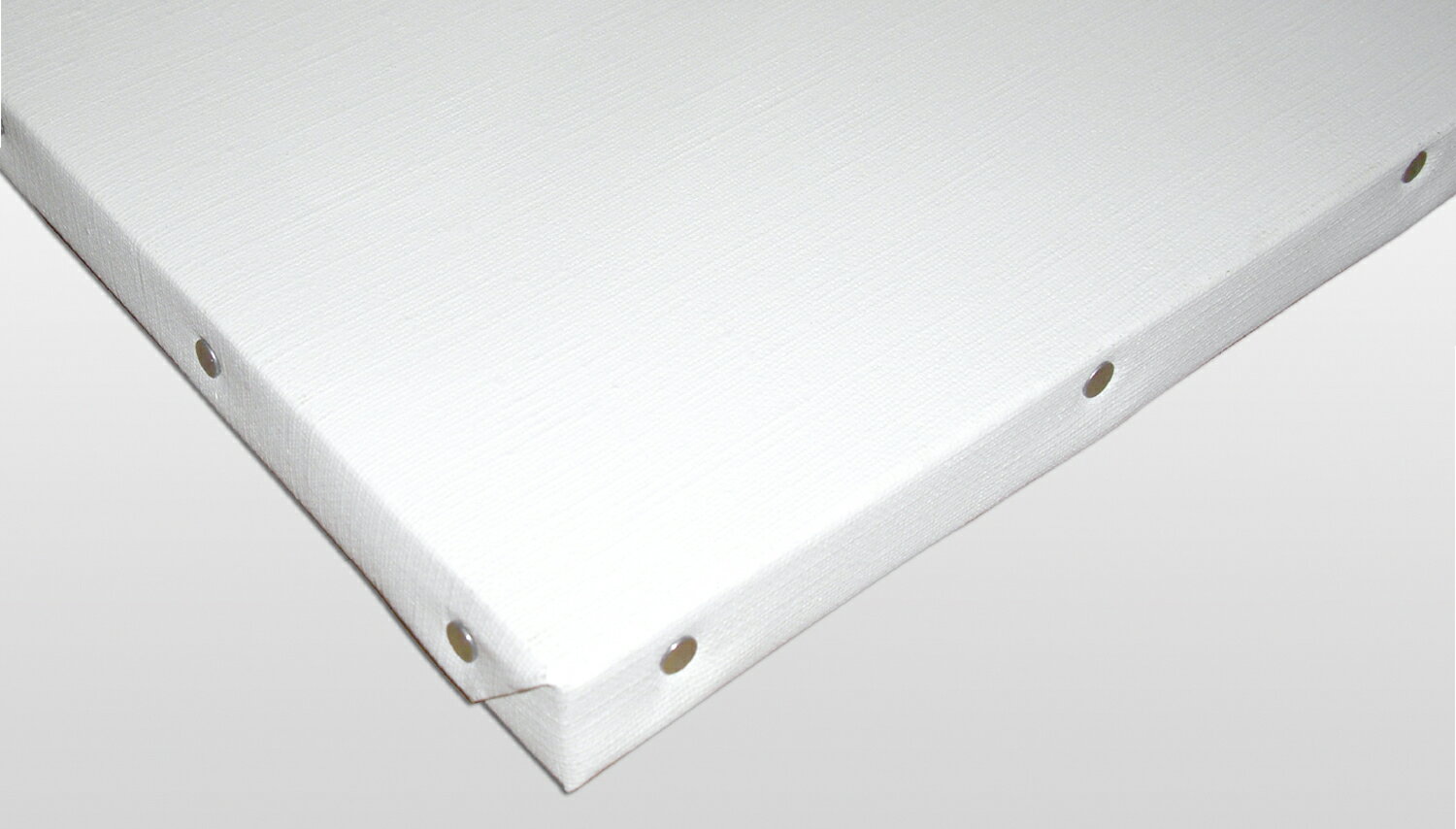 目：中目 アクリル、油彩兼用 高級桐材枠使用410×318mm麻100％で、油絵具、アクリル絵具兼用の丈夫な中目キャンバスです。