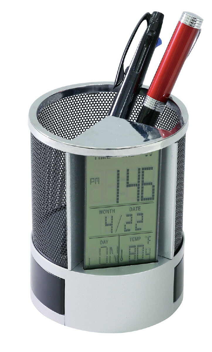 小物入れがついたペン立て時計！　※単4電池1本使用（別売）商品サイズ／約φ85×110mm1個重量／177g材質／HIPS,鉄,ゴムセット内容／本体×11個梱包形態／化粧箱名入れ代は別途です。お見積もり承ります。名入れは1色印刷のみです。
