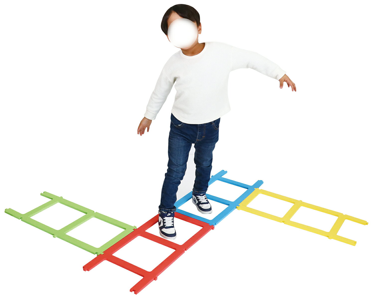 自由な形にジョイントが可能です。足腰の筋力やバランス感覚を養うことができます。 商品サイズ／650×300×10mm(1枚)1個重量／490g材質／EVAセット内容／赤、青、黄、黄緑×各21個梱包形態／袋入り