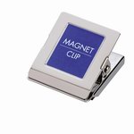 ★詳細はCLICK厚い書類をしっかりキープ！定番マグネットクリップ。マグネット部分と本体にハトメがしてあるので、マグネットがとれにくい！●マグネットクリップ●規格：中●とじ枚数：約80枚●口幅：35mm●色：青●本体色：シルバー●紙箱入●入...