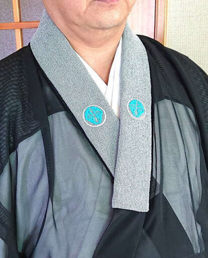 (株)小笠原謹製 一新衿(ポリエステルちりめん)刺繍2個(前面2カ所) (株)小笠原謹製 一新衿(ポリエステルちりめん)刺繍2個(前面2カ所)