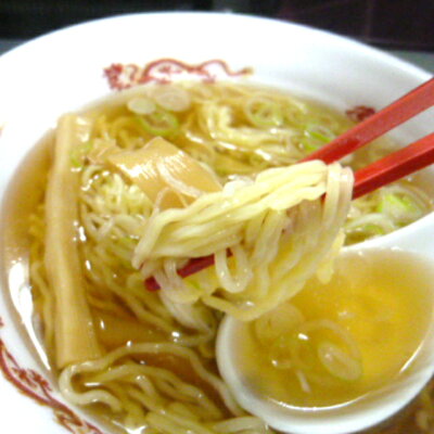 小笠原製麺所 10食入 調理がかんたんらーめん 容器なし◆送料別途◆お歳暮 御歳暮 あっさり 醤油味 昔懐かし 昭和 メンマ 中華そば らーめん 三陸 宮古 かんたん調理 ギフト 家ラーメン 自家製 ストレートスープ 具材付 おみやげ 岩手 煮干し出汁 ヘルシー 画像2
