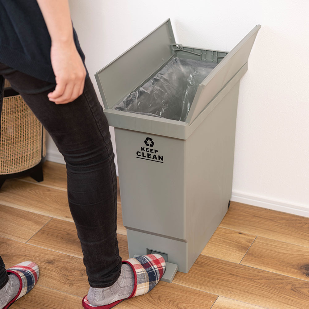 ゴミ箱 32L 大容量 ペダル式 バタフライ開閉 ダストボックス 日本製 ごみ箱 蓋付き ふた付き ペール 30リットル 分別 縦型 省スペース コンパクト キャスター付き おしゃれ 北欧 シンプル スタイリッシュ キッチン カウンター オフィス リビング ホワイト グレー ブラウン [3]