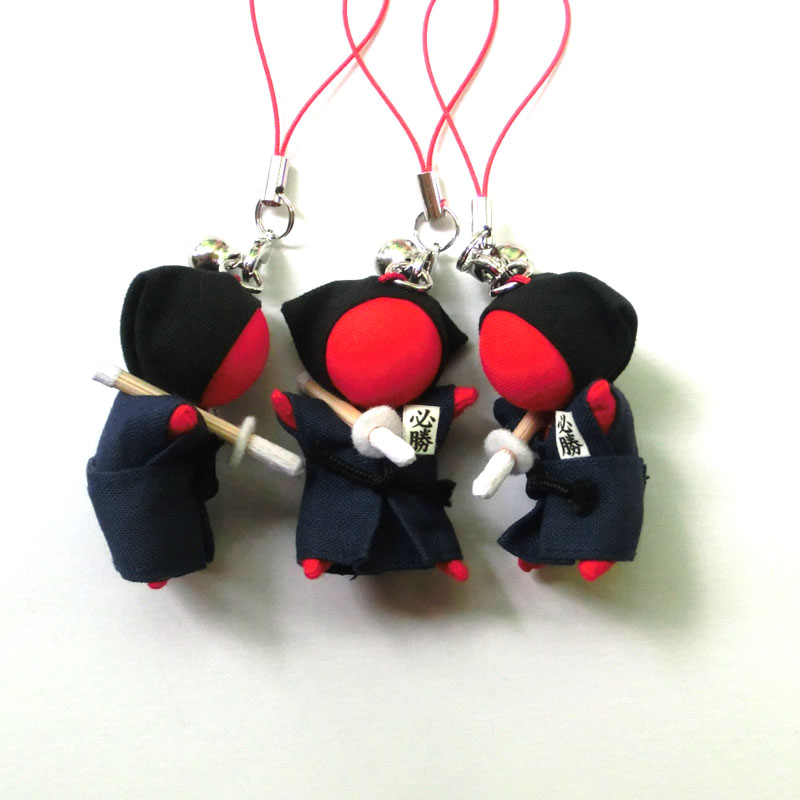 楽天市場 剣道 お守り 優勝 必勝 レギュラー祈願 部活応援 さるぼぼ ストラップ キーホルダー 風水 飛騨高山さるぼぼ 送料無料 週間ランキング4位いただきました 最強の御守り 単品 1個 飛騨高山おはなもあな