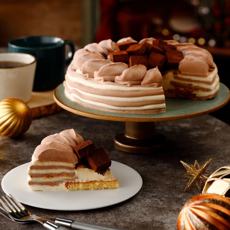 オハヨー乳業 クリスマスケーキ 生チョコアイスデコレーション 6号 17cm チョコ 2026 予約 3層 アイスクリーム アイスケーキ チョコレート 生チョコ ギフト 贈り物 贈答品 お祝い 誕生日 お礼 お取り寄せ プレゼント スイーツ ホールケーキ 高級 冷凍 送料無料 ohayomilk-10000001 オハヨー乳業公式ストア楽天市場店 サンプル画像3