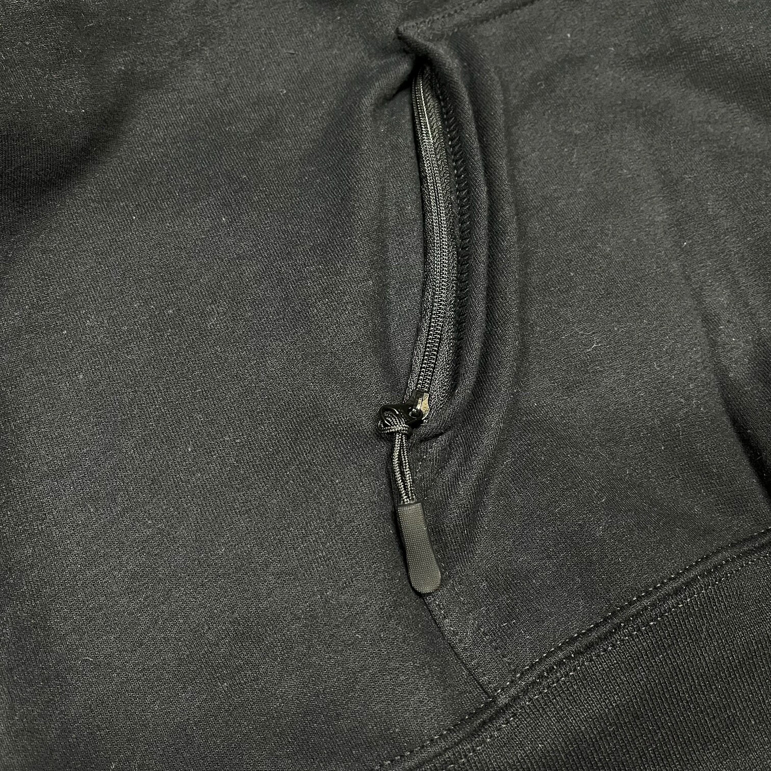 【 SNEAKYZ / HOMIES HOODIE / BLACK 】スニーキーズ スウェット パーカー フーディ ジップポケット ブラック 黒 スノーボード スケートボード