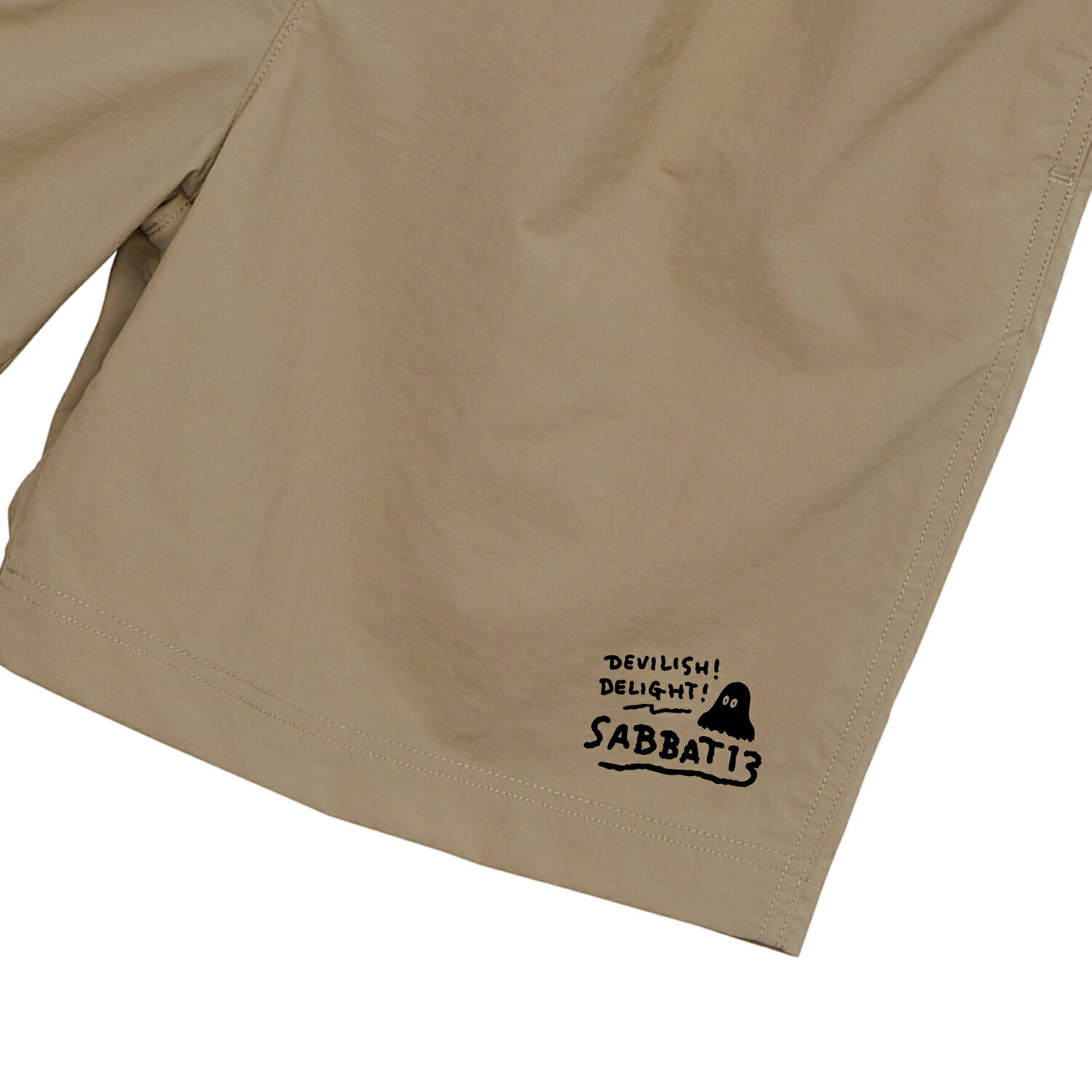 【 SABBAT13 / SPOOKY SHORTS / BEIGE 】 サバトサーティーン サバト13 サバト イージー パンツ ショートパンツ ハーフパンツ ナイロン ベージュ