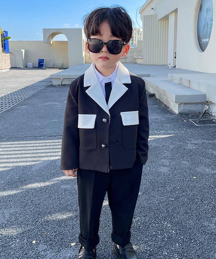 【送料無料】カジュアルスーツ 男の子スーツ オーデション モデルショー スーツ 演奏会 お呼ばれ 子供スーツ 2点セット ジャケット+パンツ 男の子 卒業式スーツ フォーマル キッズスーツ 入学式 卒園スーツ 発表会 結婚式スーツ 子供服 七五三 タキシード