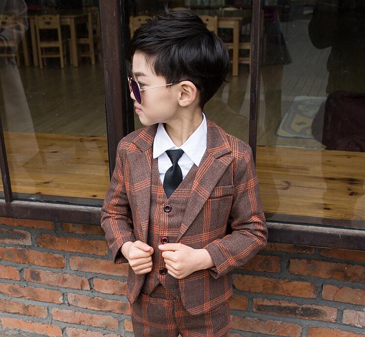 【送料無料】キッズスーツ タキシード 子どもスーツ 男の子 上下セット 子供 男の子スーツ ベビー フォーマルスーツ 結婚式 卒園式 入学式 入園式スーツ お受験 誕生日 発表会 パーティー 礼服 90-150cm 6点セット ジャケット+パンツ+ベスト+シャツ+ネクタイ+蝶結び 2