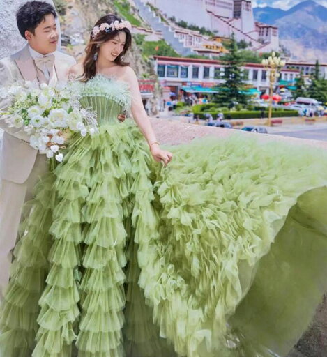 【 送料無料】ウェディングドレス 高級感 ロング ワンピース 結婚式ドレス 多重チュール きれいめ 花嫁ドレス 前撮りドレス 後撮り パーティードレス フォトウェディング撮影 可愛い お姫様 成人式ドレス カラードレス コンサート オフショルダー 二次会ドレス 披露宴 【 送料無料】ウェディングドレス 高級感 ロング ワンピース 結婚式ドレス 多重チュール きれいめ 花嫁ドレス 前撮りドレス 後撮り パーティードレス フォトウェディング撮影 可愛い お姫様 成人式ドレス カラードレス コンサート オフショルダー 二次会ドレス 披露宴