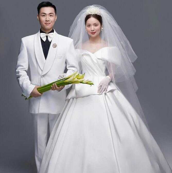 Rakuten - 【 送料無料】カラードレス 結婚式ドレス 可愛い パーティードレス フォトウェディング撮影 きれいめ 高級感 ウェディングドレス ロング 花嫁ドレス お姫様 成人式ドレス 卒業式ドレス 披露宴 ワンピース 前撮りドレス 後撮り コンサート オフショルダー 二次会ドレス