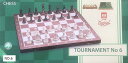 商品コード2b8cv56qf9商品名世界最高峰のハンドメイド・チェスセット Wegiel Chess Tournament No.6 トーナメント No.6日本正規品ブランドTSマネジメント・ポーランドの老舗、世界No.1のチェスメーカーWegiel製品を(株)TSマネジメントが正規販売を開始。・初めての方にも分かりやすい、日本語説明書付き。・Tournament No.6はプロの競技にも採用される、Wegielの最高峰モデルです。・余計な装飾は一切施さずシンプルな盤面で、戦略に集中し、本格的なチェスを楽しむには最高の逸品です。・世界のプロも愛用する盤面で、チェスの世界を楽しんでください。※ 他ネットショップでも併売しているため、ご注文後に在庫切れとなる場合があります。予めご了承ください。※ 品薄または希少等の理由により、参考価格よりも高い価格で販売されている場合があります。ご注文の際には必ず販売価格をご確認ください。※ 沖縄県、離島または一部地域の場合、別途送料の負担をお願いする場合があります。予めご了承ください。※ お使いのモニタにより写真の色が実際の商品の色と異なる場合や、イメージに差異が生じることがあります。予めご了承ください。※ 商品の詳細（カラー・数量・サイズ 等）については、ページ内の商品説明をご確認のうえ、ご注文ください。※ モバイル版・スマホ版ページでは、お使いの端末によっては一部の情報が表示されないことがあります。すべての記載情報をご確認するには、PC版ページをご覧ください。ついに日本正規販売開始。ポーランドの世界的チェスメーカーWegiel社の本格木製チェスセットをご自宅で50年以上の歴史を誇る老舗Wegielのチェスは、その技術力の高さから世界公式大会でも正式採用され、世界各国のファンに愛され続けています。これまで正規品が日本で販売されることがありませんでしたが、長らくの交渉の末に(株)TSマネジメントが総代理権を獲得、日本で初めてWegielの正規品販売をスタートさせることができました。世界大会でも公式チェスとして採用されているWegiel社の作品で、お手軽に世界最高峰のチェスをお手元に。TournamentNo.6はWegielの最高峰モデルの一つで、世界のプロが愛用するだけでなく、公式大会でも採用されており、木製ならではの贅沢な質感やハンドメイドの温かさは、一度体験すると手放し難くなる魅力を放っています。選び抜かれた素材に加え、熟練した職人のハンドメイド作品は、インテリアやお子様の知育玩具としてもおススメです。手作りチェスでヨーロッパの香りを感じてみませんか。日本総代理店(株)TSマネジメントではプロ・アマを問わず多彩な種類を取り揃えております。プロと同じチェスを楽しみたい方や、もっと手軽にチェスを楽しみたい方にもおススメできる商品がございます。WEGIEL1964年設立以来、数多くのプロ選手にも続けてきたポーランドのチェスメーカー。世界大会や各公式戦でも採用されており、第16代公式世界チャン ピオンGarriKasparovが愛用していたことでも知られています。選び抜かれた素材と熟練の職人技を提供し続けるWegiel社は、世界トップレベルのメーカーとして今でも世界中の人々に愛されるチェスを作り続けています。