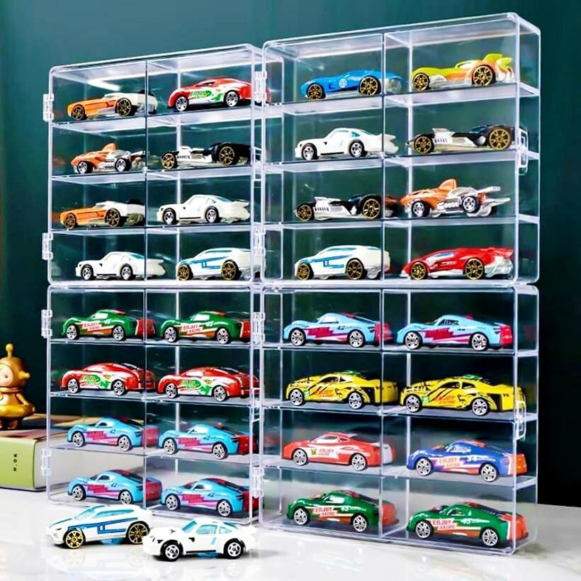 バリエーションコード : 2b963uf3qq商品コード2b9634p0s3商品名ケース ミニカー 収納 1/64 アクリル ディスプレイ ミニカーケース 32台 8マスx4個ブランドheiziカラークリアサイズ等32台(8マスx4個)「透明度が高いケース」2x4＝8マスのアクリルケースが4個セットになった、計32台分のトミカ収納ケースです。透明性の高いスチロール樹脂で作られており、コレクションを美しくディスプレイすることができます。「進んでお片付けしてくれる。」ミニカーってなんだか散らかりがち。そんなお悩みは、このミニカー収納ケースで解決。お子様が遊びの延長で楽しくお片付けしてくれます。扉は柔らかい透明素材なので、お子様にもおすすめ。「オールクリア」このミニカー収納ケースは、すべて透明アクリルで作られているため、どの角度から見てもミニカーが浮かび上がるように際立ちます。一面に並んだコレクションを360°全方位から楽しめるクリアな魅力を是非ご堪能ください。「汚れや傷から守る」前面には扉が付いており、大切なミニカーをホコリや汚れ、傷からしっかりと守ります。常に美しい状態を保つことができるだけでなく、震災時や日常生活での落下対策としても頼りになるクリアケースです。セット内容」アクリルケース(2x4＝8マス)x4個　サイズ(1個あたり)：高さ16.5x幅19.5x奥行き4.4cm　マスサイズ：高さ3.8x幅9x奥行き3.8cm＊一般的なトミカは収納できます（箱抜き）　素材：スチロール樹脂　＊モニターの環境により、色の見え方に若干差が生じる場合がございます。※ 他ネットショップでも併売しているため、ご注文後に在庫切れとなる場合があります。予めご了承ください。※ 品薄または希少等の理由により、参考価格よりも高い価格で販売されている場合があります。ご注文の際には必ず販売価格をご確認ください。※ 沖縄県、離島または一部地域の場合、別途送料の負担をお願いする場合があります。予めご了承ください。※ お使いのモニタにより写真の色が実際の商品の色と異なる場合や、イメージに差異が生じることがあります。予めご了承ください。※ 商品の詳細（カラー・数量・サイズ 等）については、ページ内の商品説明をご確認のうえ、ご注文ください。※ モバイル版・スマホ版ページでは、お使いの端末によっては一部の情報が表示されないことがあります。すべての記載情報をご確認するには、PC版ページをご覧ください。