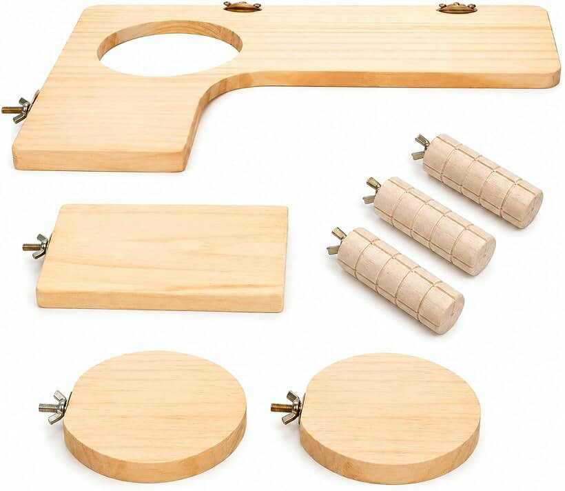 バリエーションコード : 2bkh90kt04商品コード2bkh9dy2ux商品名ハムスター ステップ ステージ 木製 登り台 かじり木 登り木 アスレチック 遊具 おもちゃ 遊び場 ケージ 運動不足解消 7点セットブランドMorishoカラーナチュラルウッド「これ1つでケージがアスレチックに」L字型、長方形、丸型のステップに加え、かじり木もセットになった7点セット。単調になりがちなケージ内を、ペットが楽しく動き回れる立体的な空間へと作り変えます。「自由自在なレイアウト」サイズの異なるパーツを組み合わせることで、ケージの広さやペットの成長に合わせた配置が可能。高い場所への移動をスムーズにし、活動範囲を広げることで運動不足をサポートします。「天然素材そのままの質感」余計な加工を施していない天然木を使用。自然な風合いがケージに馴染み、ペットが直接触れても心地よい質感を維持。かじり木としても機能し、歯の伸びすぎ防止に役立ちます。「簡単設置でしっかり固定」特別な工具は不要。付属の蝶ネジとワッシャーでケージの網に挟んで固定するだけのシンプル設計。しっかりとした作りで、ハムスターやチンチラ、デグーなど様々な小動物にお使いいただけます。「商品仕様」セット内容：L字型ステージx1、長方形ステージx1、丸型ステージx2、かじり木x3。素材：天然木。対象：ハムスター、チンチラ、デグー、リス、モモンガなどの小動物。※ 他ネットショップでも併売しているため、ご注文後に在庫切れとなる場合があります。予めご了承ください。※ 品薄または希少等の理由により、参考価格よりも高い価格で販売されている場合があります。ご注文の際には必ず販売価格をご確認ください。※ 沖縄県、離島または一部地域の場合、別途送料の負担をお願いする場合があります。予めご了承ください。※ お使いのモニタにより写真の色が実際の商品の色と異なる場合や、イメージに差異が生じることがあります。予めご了承ください。※ 商品の詳細（カラー・数量・サイズ 等）については、ページ内の商品説明をご確認のうえ、ご注文ください。※ モバイル版・スマホ版ページでは、お使いの端末によっては一部の情報が表示されないことがあります。すべての記載情報をご確認するには、PC版ページをご覧ください。