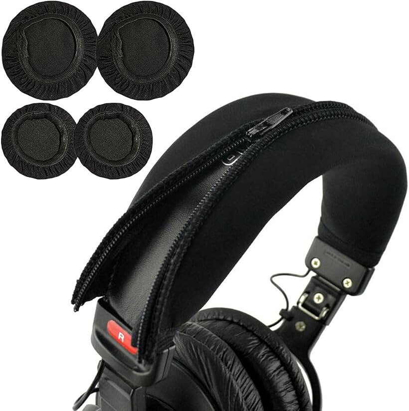 バリエーションコード : 2brvtg294f商品コード2brvyfl3xh商品名bellrockヘッドホンカバー 完全保護セット イヤーパッドカバー 2ペア ＆ ヘッドバンドカバー 洗える 劣化防止 防汗 クッション 伸縮性ブランドBellRockカラーブラックサイズ等Sサイズセット内容イヤーパッドカバー x 2ペア（計4枚） ヘッドバンドカバー x 1個カラーブラックサイズ（イヤーパッド） ＊ご購入時にS/Mサイズからお選びください。「Mサイズ」平置き直径：約10cm（適合ヘッドホン：直径 約9cm～11cm） 「Sサイズ」平置き直径：約8cm（適合ヘッドホン：直径 約6cm～9cm） サイズ（ヘッドバンド）長さ 約210mm x 幅 約85mm 材質イヤーパッド：伸縮性ファブリック（防汗・通気性素材）ヘッドバンド：ポリウレタンレザー（PUレザー） 装着方法 イヤーパッド：被せるだけのゴム伸縮式 ヘッドバンド：着脱簡単なファスナー式 お手入れ方法 イヤーパッド：優しく手洗い可能 ヘッドバンド：優しく手洗い可能※ 他ネットショップでも併売しているため、ご注文後に在庫切れとなる場合があります。予めご了承ください。※ 品薄または希少等の理由により、参考価格よりも高い価格で販売されている場合があります。ご注文の際には必ず販売価格をご確認ください。※ 沖縄県、離島または一部地域の場合、別途送料の負担をお願いする場合があります。予めご了承ください。※ お使いのモニタにより写真の色が実際の商品の色と異なる場合や、イメージに差異が生じることがあります。予めご了承ください。※ 商品の詳細（カラー・数量・サイズ 等）については、ページ内の商品説明をご確認のうえ、ご注文ください。※ モバイル版・スマホ版ページでは、お使いの端末によっては一部の情報が表示されないことがあります。すべての記載情報をご確認するには、PC版ページをご覧ください。「ヘッドホンを丸ごと守る完全保護セット」 劣化しやすい「イヤーパッド」と「ヘッドバンド（頭頂部）」の両方を同時に保護できる、お得なカバーセットです。お気に入りのヘッドホンを汗、皮脂、化粧品の汚れから守り、ボロボロと表皮が剥がれるのを未然に防ぎます。「伸縮・防汗イヤーパッドカバー（2ペア）」 肌触りが良く、通気性と吸汗性に優れたイヤーパッドカバー。長時間のリスニングやゲームプレイでも蒸れにくく、快適な装着感をキープします。洗い替えや予備として便利な「2ペア（4枚）」のセットです。「負担を軽減するヘッドバンドカバー」 頭頂部への圧迫感や痛みを軽減する、厚みのあるクッション材を採用したヘッドバンドカバー。ファスナー（またはボタン）式でサッと簡単に取り付けができ、ヘッドホン全体のフィット感を向上させます。「水洗い可能でいつでも清潔」 イヤーパッドカバー、ヘッドバンドカバーともに水洗いが可能です。汗をかきやすい夏場や、毎日のハードな使用で汚れてしまっても、優しく手洗いすることで何度でも清潔に繰り返しお使いいただけます。「幅広いヘッドホンに対応」 伸縮性の高い素材を使用しているため、SONY、オーディオテクニカ、Boseなど、国内外の様々なメーカーのヘッドホンやゲーミングヘッドセットに汎用的にフィットします。（＊ご購入前にお手持ちのヘッドホンのサイズをご確認ください）
