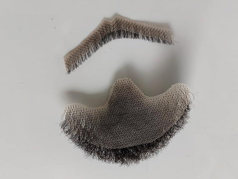 付け髭 ひげ 口髭 人毛 ウィッグ 髪製髭 手作り本物 コスプレ用 1個 (SHUO GE XH)