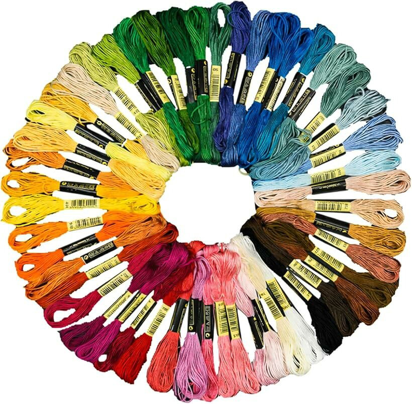 バリエーションコード : 2brx19ysrj商品コード2brx18nkr6商品名刺繍糸 刺しゅう糸 カラフル 縫い糸 手芸用糸 多色鮮やかな縫い糸 クロスステッチ 刺繍セット ミサンガブランドlulubelleカラー50色セットサイズ等8メートル「刺繍糸セット」：50/100色の組み合わせの刺繍糸 セットを提供します。各糸は丁寧にコイル状に梱包されており、色番号が付いているので、色を簡単に識別して使用することができます。収納しやすいだけでなく、使うたびにきれいなラインを保ちます。「高品質の生地」：刺繍糸は高品質のポリエステルと綿の混紡糸で作られており、柔らかく快適で、滑らかなラインを保証し、耐摩耗性と耐久性があり、長期間の使用に適しています。ポリエステル綿糸は引張強度に優れ、刺繍中に切れにくいため、すべてのステッチと糸が表現されます。「実用的なサイズ」：各縫い糸の長さは8メートルで＜6本綴り＞、必要に応じて糸の太さを自由に調整できます。単一ストランドとして使用すると、繊細な刺繍に適しており、マルチストランド設計により、糸の耐久性と靭性が向上し、長寿命が得られ、さまざまな複雑な工芸作業に適しています。「幅広い用途」：この刺しゅう糸 セットは、日常の縫製や衣服の修理だけでなく、プロの刺繍、クロスステッチ、生地生産、その他の創作にも適しています。さまざまなDIYプロジェクトを作成できます。あらゆるクラフト愛好家やデザイナーにとって必須の製品であり、さまざまなクリエイティブなデザインを簡単に実現できます。＊注意ください＊ ・写真の写り方により、実際の商品と異なって見える場合がございます。・サイズにつきましては若干の誤差が生じる場合がございます。・生産時期により、商品のデザインが若干異なる場合がございます。上記予めご了承の上お買い求めくださいませ。※ 他ネットショップでも併売しているため、ご注文後に在庫切れとなる場合があります。予めご了承ください。※ 品薄または希少等の理由により、参考価格よりも高い価格で販売されている場合があります。ご注文の際には必ず販売価格をご確認ください。※ 沖縄県、離島または一部地域の場合、別途送料の負担をお願いする場合があります。予めご了承ください。※ お使いのモニタにより写真の色が実際の商品の色と異なる場合や、イメージに差異が生じることがあります。予めご了承ください。※ 商品の詳細（カラー・数量・サイズ 等）については、ページ内の商品説明をご確認のうえ、ご注文ください。※ モバイル版・スマホ版ページでは、お使いの端末によっては一部の情報が表示されないことがあります。すべての記載情報をご確認するには、PC版ページをご覧ください。この刺繍糸セットは、鮮やかな50/100色のレインボーカラーコレクションです。クロスステッチや刺繍作品に最適な、美しく整理された糸のセットです。各色は個別に巻かれており、使いやすく整理されています。パステルカラーから深い色調まで、幅広い色彩が揃っているため、あらゆるデザインやパターンに対応できます。優れた光沢と耐久性を備えた糸は、布地に美しい仕上がりをもたらします。初心者から熟練者まで、様々な刺繍プロジェクトに活用できる実用的なセットです。色とりどりの糸は、季節の風景、花々、抽象的なデザインなど、創造性を存分に発揮できる可能性を広げます。刺繍やクラフト作品の制作に不可欠なアイテムとして、手芸愛好家の方々に特におすすめです。