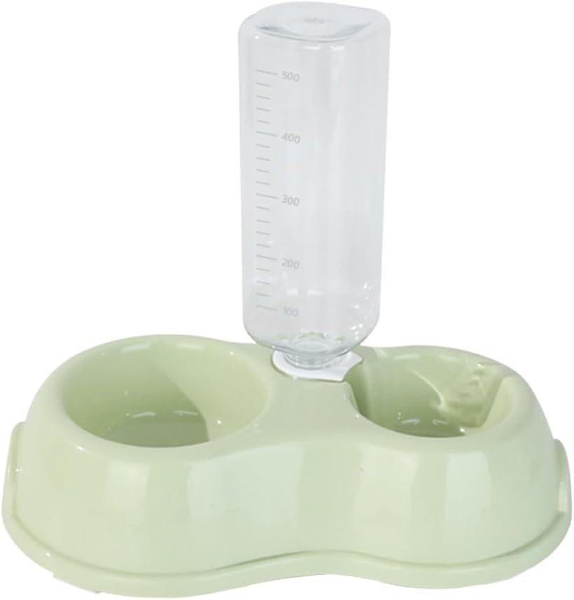 商品コード2brr0kg142商品名給水器 ペットボトル 猫 犬 置き型 水飲み器 餌入れ フードボウル 水やり 自動 ペット用ブランドI'm so happyカラーグリーン「忙しいあなたに代わって、ペットを見守ります」仕事や外出で家を空ける時間が長くても安心。フードと新鮮な水を常に用意できる、餌入れ一体型の自動給水器です。水が減ると自動的に補給されるので、留守番中のペットの水分不足を防ぎ、健康をサポートします。「使いやすさを追求した、滑らない・倒れない工夫」食事に夢中になっても器がズレにくいよう、底面には滑り止めを設置しました。ペットが落ち着いて食事に集中できるだけでなく、床の傷や食べこぼしの散らかりも防ぎます。両サイドには持ちやすいように取っ手が設計されており、フードの補充やお手入れの際の持ち運びもスムーズです。「隅々まで洗えて衛生的」シンプルな構造で、フードボウルも給水器部分も簡単に取り外して洗浄できます。毎日使うものだからこそ、清潔さを手軽に保てるデザインにこだわりました。丈夫な素材でできているため、長くご愛用いただけます。コンパクトな設計なので、お部屋の隅はもちろん、ケージの中など限られたスペースにもスマートに設置できます。「商品詳細」トレイサイズ：28cm x 13.5cm x 7cm　ペットボトル容量：500ml　カラー：ピンク / ブルー / グリーン / グレー　材質：PP※ 他ネットショップでも併売しているため、ご注文後に在庫切れとなる場合があります。予めご了承ください。※ 品薄または希少等の理由により、参考価格よりも高い価格で販売されている場合があります。ご注文の際には必ず販売価格をご確認ください。※ 沖縄県、離島または一部地域の場合、別途送料の負担をお願いする場合があります。予めご了承ください。※ お使いのモニタにより写真の色が実際の商品の色と異なる場合や、イメージに差異が生じることがあります。予めご了承ください。※ 商品の詳細（カラー・数量・サイズ 等）については、ページ内の商品説明をご確認のうえ、ご注文ください。※ モバイル版・スマホ版ページでは、お使いの端末によっては一部の情報が表示されないことがあります。すべての記載情報をご確認するには、PC版ページをご覧ください。
