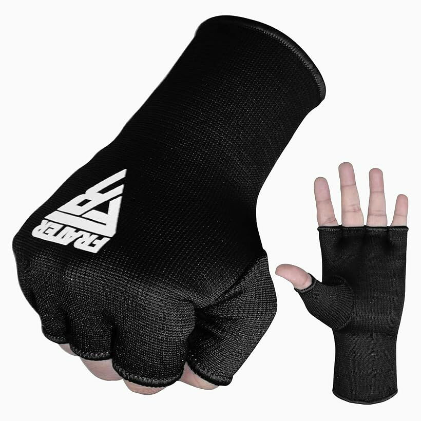 バリエーションコード : 2brj9n9u5c商品コード2brj9ncq0l商品名Frater インナーグローブ バンテージ ボクシング MMA ボクシング用グローブ キックボクシング メンズ レディース 両手セット パンチング ミット打ち ハンドラップブランドFrater Internationalカラーブラックサイズ等M- ボクシング用のインナーグローブは、バンテージとしても使用でき、手と指の保護を強化します。- ナックルガードはボクシングトレーニング中の拳をサポートし、衝撃からの保護を提供します。- ボクシンググローブはレディース向けに特別にデザインされており、快適性とパフォーマンスを最適化します。- ボクシング用品 はトレーニングの質を向上させ、効果的な練習をサポートします。材質：ポリウレタン※ 他ネットショップでも併売しているため、ご注文後に在庫切れとなる場合があります。予めご了承ください。※ 品薄または希少等の理由により、参考価格よりも高い価格で販売されている場合があります。ご注文の際には必ず販売価格をご確認ください。※ 沖縄県、離島または一部地域の場合、別途送料の負担をお願いする場合があります。予めご了承ください。※ お使いのモニタにより写真の色が実際の商品の色と異なる場合や、イメージに差異が生じることがあります。予めご了承ください。※ 商品の詳細（カラー・数量・サイズ 等）については、ページ内の商品説明をご確認のうえ、ご注文ください。※ モバイル版・スマホ版ページでは、お使いの端末によっては一部の情報が表示されないことがあります。すべての記載情報をご確認するには、PC版ページをご覧ください。ボクシングバンテージ は、ボクシングのトレーニングや試合に欠かせないアイテムです。手首や指の関節をしっかりとサポートし、衝撃から手を守る重要な役割を果たします。耐久性に優れた素材で作られているため、長時間の使用にも耐えることができます。適切な巻き方を行うことで、手の安定感を高め、パフォーマンスの向上にも繋がります。プロのボクサーから初心者まで、幅広いユーザーに適した設計がなされており、ボクシングを効果的に楽しむために不可欠なアイテムです。