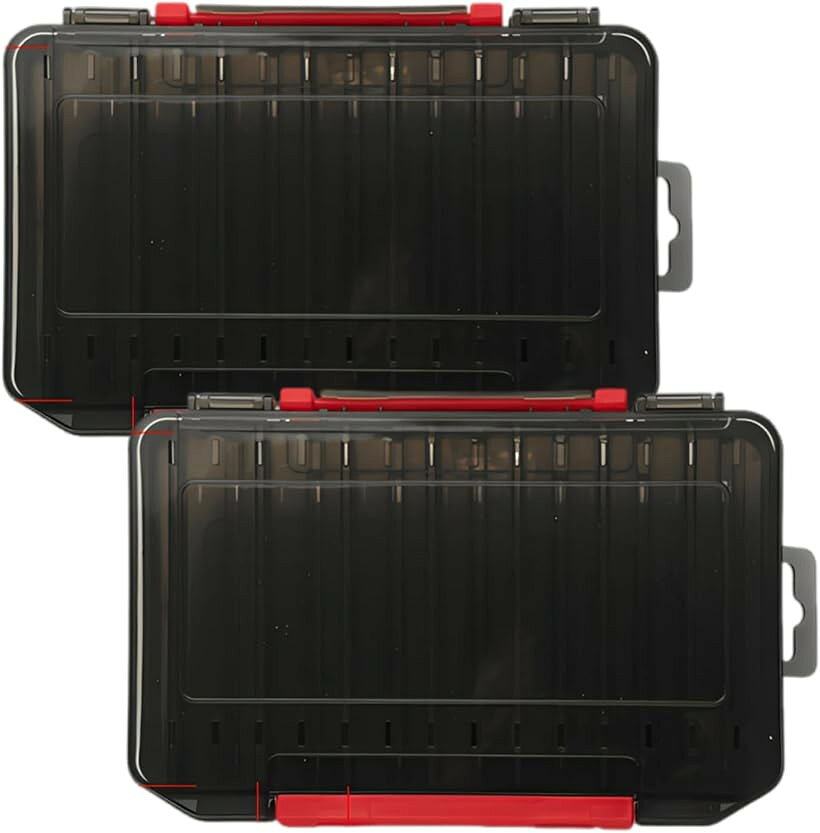 バリエーションコード : 2brnu8n3kl商品コード2brnu6x6yv商品名ルアーケース ワームケース ジグケース 両面 収納 2個セット ルアーボックス 大容量 釣り道具 タックルブランドazumafyカラーブラック「しっかり収納」効率的な整理整頓とスムーズな取り出しを追求したリバーシブル仕様の釣り具専用ケースです。内部には三角形の仕切りが施されたコンパートメントが独立して配置されているため、すっきりと収納でき、必要な時に迷わず手に取ることができます。また、軽量かつコンパクトな設計により、釣りバッグに収まりやすく片手で軽快に持ち運べるため、遠征や複数のポイントを巡る際でも移動の負担を軽減し、釣行時の準備から実釣までをストレスなくサポートします。「高い視認性デザイン」中身が一目で確認できる透明カバーを採用した、機能性とデザイン性を兼ね備えた両面収納タイプのタックルボックス2箱セットです。釣り場でのルアーやワームの判別がスムーズになり、探す時間を短縮して釣りに集中できるだけでなく、おしゃれなカラーバリエーションにより道具をすっきりと美しく整理整頓する楽しみも提供します。「優れた耐久性」耐久性の高いPVC素材を採用したこのルアーケースは、頑丈な作りで長期間の使用にも耐えられるのが特徴です。海水や紫外線に強く劣化しにくいため、過酷な環境でもしっかりお使いいただけます。川や湖での釣りはもちろん、海釣りで青物などの大物を狙う際のタックル収納ボックスとしても非常に優秀なアイテムです。「商品詳細」サイズ：19x13x2.5cm　2個セット／素材：PVC素材／カラーバリエーション：オレンジ、ブラック、グリーン、ブルー※ 他ネットショップでも併売しているため、ご注文後に在庫切れとなる場合があります。予めご了承ください。※ 品薄または希少等の理由により、参考価格よりも高い価格で販売されている場合があります。ご注文の際には必ず販売価格をご確認ください。※ 沖縄県、離島または一部地域の場合、別途送料の負担をお願いする場合があります。予めご了承ください。※ お使いのモニタにより写真の色が実際の商品の色と異なる場合や、イメージに差異が生じることがあります。予めご了承ください。※ 商品の詳細（カラー・数量・サイズ 等）については、ページ内の商品説明をご確認のうえ、ご注文ください。※ モバイル版・スマホ版ページでは、お使いの端末によっては一部の情報が表示されないことがあります。すべての記載情報をご確認するには、PC版ページをご覧ください。
