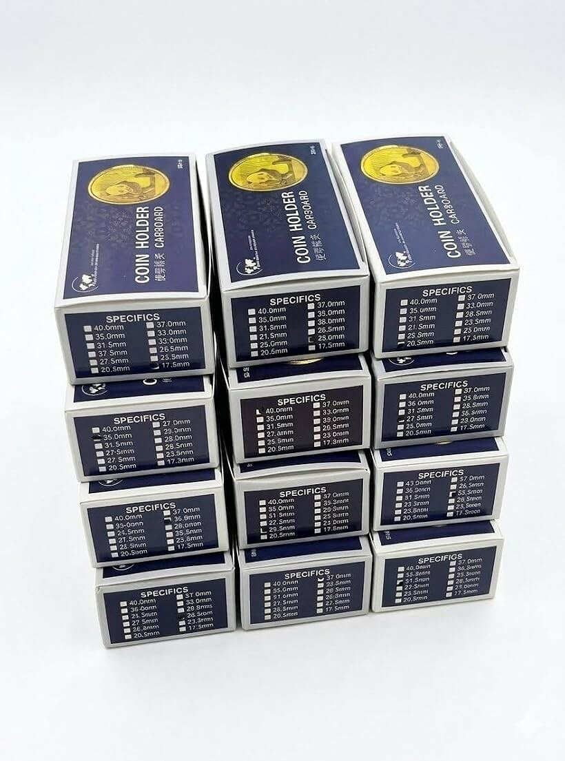 バリエーションコード : 2bk4tpdps8商品コード2bk8yuhfii商品名イエスクラッシー 紙製コインホルダー 厚紙製コインホルダー ユーロコインケース セントコインケース ユーロコインホルダー コインコレクションファイルブランドya，s classyカラー12種類600枚サイズ等窓径17.5mm-40.0mm※ 他ネットショップでも併売しているため、ご注文後に在庫切れとなる場合があります。予めご了承ください。※ 品薄または希少等の理由により、参考価格よりも高い価格で販売されている場合があります。ご注文の際には必ず販売価格をご確認ください。※ 沖縄県、離島または一部地域の場合、別途送料の負担をお願いする場合があります。予めご了承ください。※ お使いのモニタにより写真の色が実際の商品の色と異なる場合や、イメージに差異が生じることがあります。予めご了承ください。※ 商品の詳細（カラー・数量・サイズ 等）については、ページ内の商品説明をご確認のうえ、ご注文ください。※ モバイル版・スマホ版ページでは、お使いの端末によっては一部の情報が表示されないことがあります。すべての記載情報をご確認するには、PC版ページをご覧ください。「希少。12サイズが揃うオールインワンセット」17.5mmの小型硬貨から40.0mmの大型コインまで、市場では珍しい計12サイズ（17.5 / 20.5 / 23.0 / 25.0 / 26.5 / 27.5 / 29.0 / 31.5 / 33.0 / 35.0 / 37.0 / 40.0 mm）を網羅。これ一つで様々なコレクションに完璧に対応します。「古銭から現行記念硬貨まで幅広く対応」日本の現行貨幣や記念硬貨はもちろん、世界各国のコイン、日本の古銭まで、サイズ選びに困ることなくすっきりと収納・保管が可能です。「長期保管に最適なペーパーマウント型」コインを傷やホコリ、手垢（皮脂汚れ）から守るホチキス留めタイプの紙製ホルダーです。大切なコレクションの酸化や劣化を防ぎ、美しい状態を長期間キープします。「優れた透明度で鑑賞・整理も快適」中央の窓には透明度の高いフィルムを採用しており、ホルダーに収納した状態のままコインの表裏を隅々までクリアに鑑賞可能。アルバムへの整理や分類にも最適です。「コレクターの声を反映した大容量仕様」大量のコインを一気に整理したい方や、これから本格的に収集を始める初心者の方にもおすすめ。サイズごとに探す手間を省き、コレクションの統一感を美しく演出します。「製品仕様」＊商品名：コインホルダー（硬貨ペーパーマウント） 12サイズセット＊材質：紙、高透明プラスチックフィルム＊固定方式：ホチキス留めタイプ＊対応コインサイズ（計12種類）：17.5mm / 20.5mm / 23.0mm / 25.0mm / 26.5mm / 27.5mm29.0mm / 31.5mm / 33.0mm / 35.0mm / 37.0mm / 40.0mm＊用途：古銭、記念硬貨、海外コイン、現行貨幣の保護・鑑賞・長期保管用